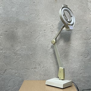 Large White Dazor Magnifying Desk Task Lamp, Vintage image 3