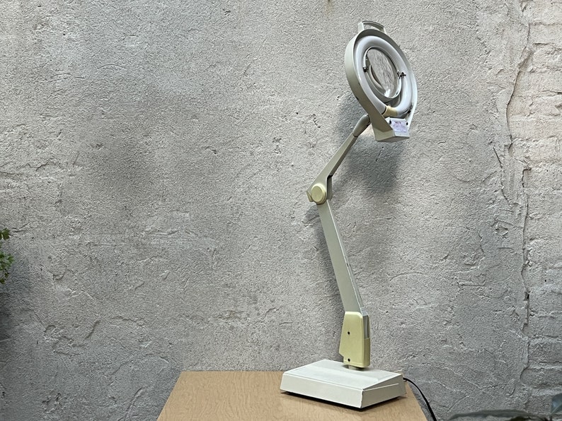 Large White Dazor Magnifying Desk Task Lamp, Vintage image 3