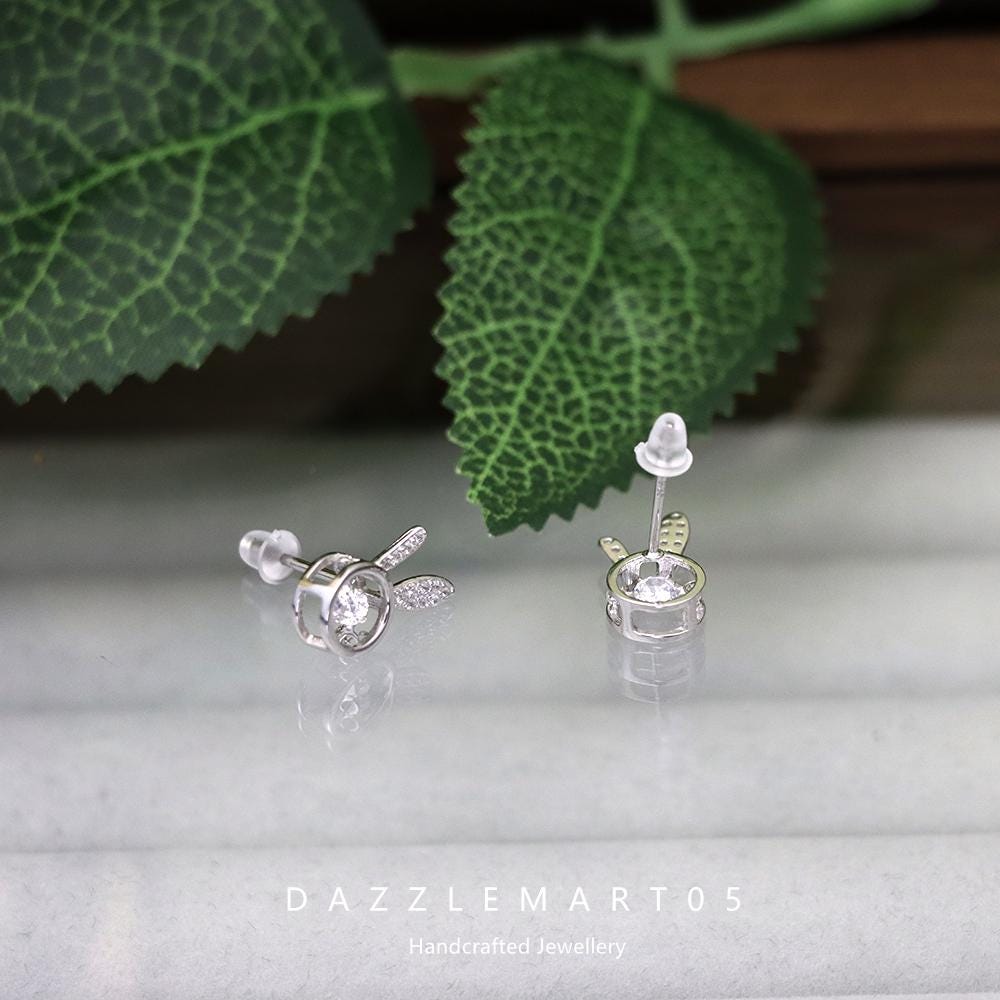 Orecchini in argento sterling con coniglio Alice nel paese delle meraviglie: cuori di cristallo rosa - Italia
