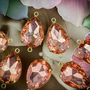 Peachy Pink Vintage Rose Teardrop Connectors - 24mm - 2 Pieces