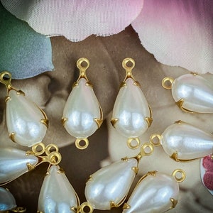 Faux Pearl Teardrop Connectors - 19mm - 4 Pieces