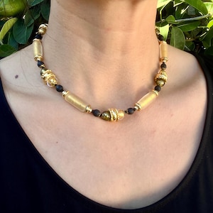 Vintage Gold Foil Venetian Murano Glass beaded Necklace with Handmade Italian glass 1940s