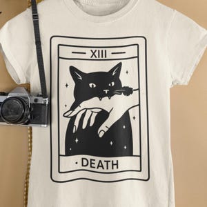 Carte tarot chat noir, tee-shirt mort tarot, chemise chat sorcière, cadeau chat effrayant, drôle de chat noir d'Halloween, cadeau pour les amoureux des chats
