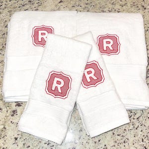 Embroidered Bath Towel, Custom Hand Towel, Personalized Towel Set, Monogram Towel, Christmas, Wedding, Grad Gift, Housewarming, Anniversary