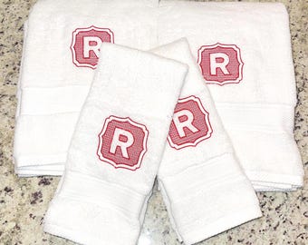 Embroidered Bath Towel, Custom Hand Towel, Personalized Towel Set, Monogram Towel, Christmas, Wedding, Grad Gift, Housewarming, Anniversary