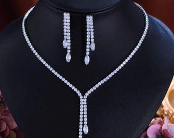 Diamond Necklace Set – Quiet Luxury Pear Crystal Y-Drop Necklace & Earring Set