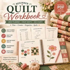 Puede incluir: Un cuaderno de trabajo para acolchado con encuadernación en espiral que incluye un planificador de proyectos, ideas de bloques y tablas de conversión de medidas. Las páginas muestran ilustraciones florales, secciones de planificación y notas. Incluye un bolígrafo rosa y un alfiletero.