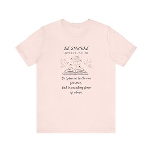 Koszulka z poetycką szczerością - inspirująca koszulka z cytatem dla miłośników książek, miłośników poezji, prezent dla czytelników, swobodny, wygodny ubiór, odzież motywacyjna