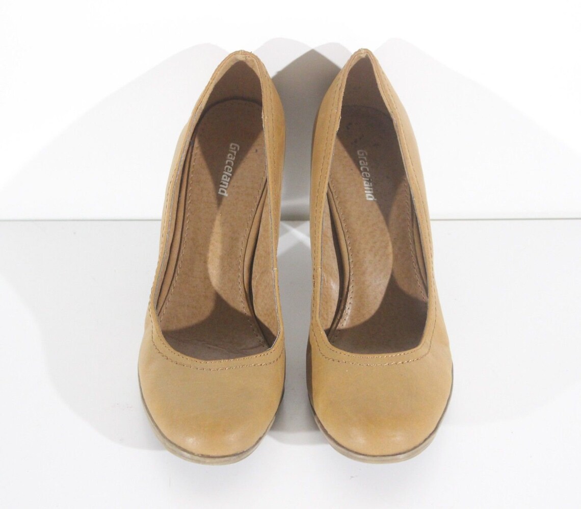 Women�s Vintage GRACELAND Camel Faux Leather Court Shoes