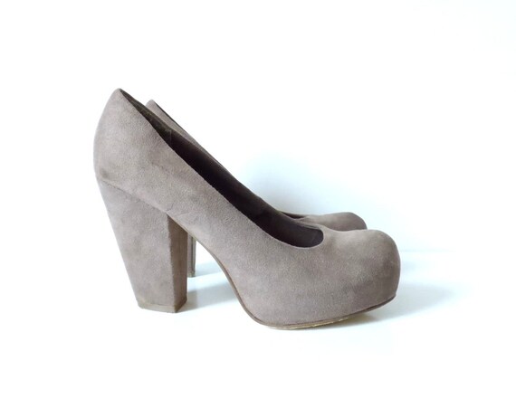 cone heel court shoes