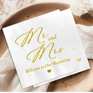 Personalized Wedding Napkins, Custom Mr and Mrs Napkins,Bridal Party Cocktail Napkins,Wedding Guest Towels,Elegant Wedding Reception Napkins