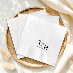 Personalized Wedding Napkins, Custom Monogram Cocktail Napkins, Elegant Wedding Guest Towels, Initials Wedding Bar Napkins