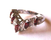 Vintage Ring Sterling Silver Jeweled Garnet Wedding Band Ring size 6.5