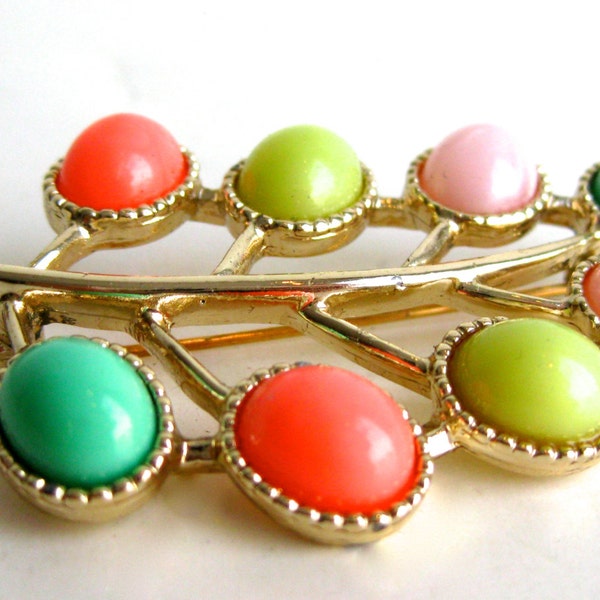 Vintage Sarah Coventry Designer Fruit Salad Cabochon Gold Tone Leaf Brooch Pin