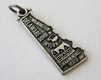 Vintage 50s Sterling Silver Delaware State Souvenir Map Bracelet Charm