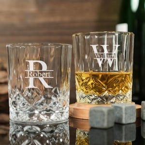Personalized groomsmen whiskey glasses,Groomsmen proposal gift,Vintage engraved whiskey glasses,Groomsmen gift idea,Best Man gift