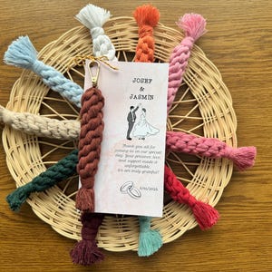Rustic Macrame Favors - Macrame Wedding Gifts - Personalized and Handmade - Custom Name Keychain - Baby Shower Favor - Unique Guest Favor