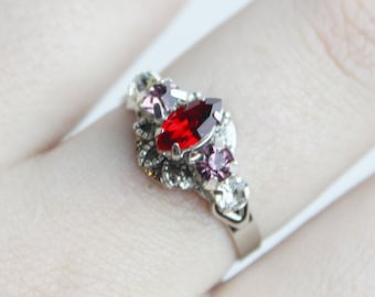 Anillo de cosplay de Sarah del Laberinto: Bisutería de cristal rojo