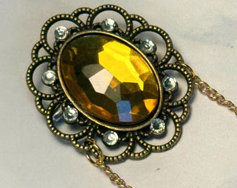 Labyrinth Sarah Brooch: Goblin King Cosplay Costume Pin big loops