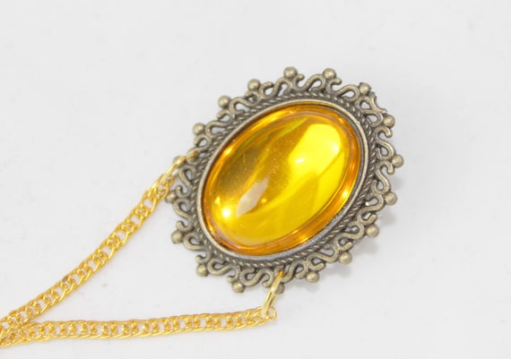 Labyrinth Sarah Brooch: 80s Goblin King Costume Jewelry