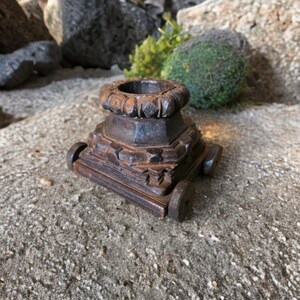 Rustieke handgemaakte houten wagenbasis – antieke miniatuur Indiase tempelstandaard
