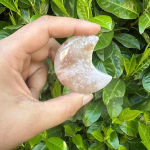 Flower Agate Moon Crystal Carving