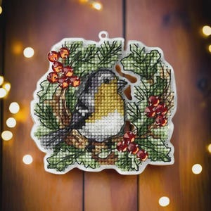 Cross-stitch Kit on Plastic by Wonderland Crafts FLX-018 – Bird in Festive Wreath Beaded Embroidery Ornament for Christmas Tree