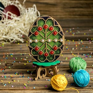 Cross-stitch Kit on Wood by Wonderland Crafts FLW-039 – Green Beaded Easter Egg Ornament for Spring Cross-Stitch & Festive Decor