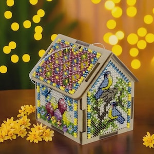 Cross-stitch Kit on Wood by Wonderland Crafts FLW-064 – Spring Birdhouse Embroidery Pattern for Wooden Home Decor with Beads & Flowers