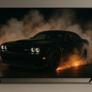 Dodge Challenger Hellcat Burnout-affisch – Nattmotiv i garage (digital nedladdning)
