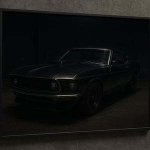 1969 Ford Mustang Fastback-affisch – Mörk utgåva av muskelbilskonst (digital nedladdning)