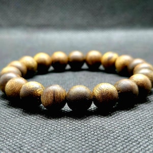 Green Kyara Bracelet | 10 mm | Vietnam Nha Trang | Kyra Kynam Oud Agarwood | 8.14 g