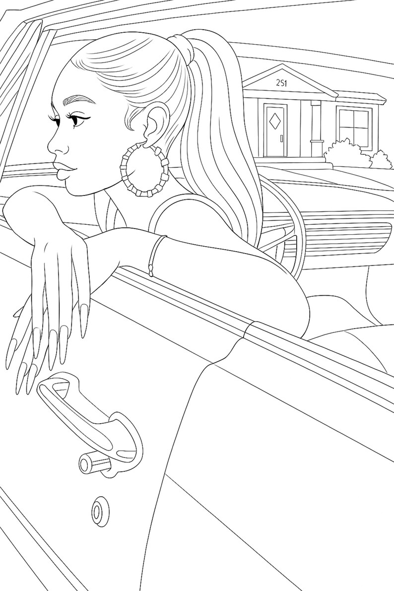 Puede incluir: Ilustraci&oacute;n en blanco y negro de una persona en un coche, apoyada en la puerta. La persona tiene el pelo largo en una cola de caballo, pendientes de aro grandes y u&ntilde;as largas. Una casa con el n&uacute;mero 251 es visible en el fondo.