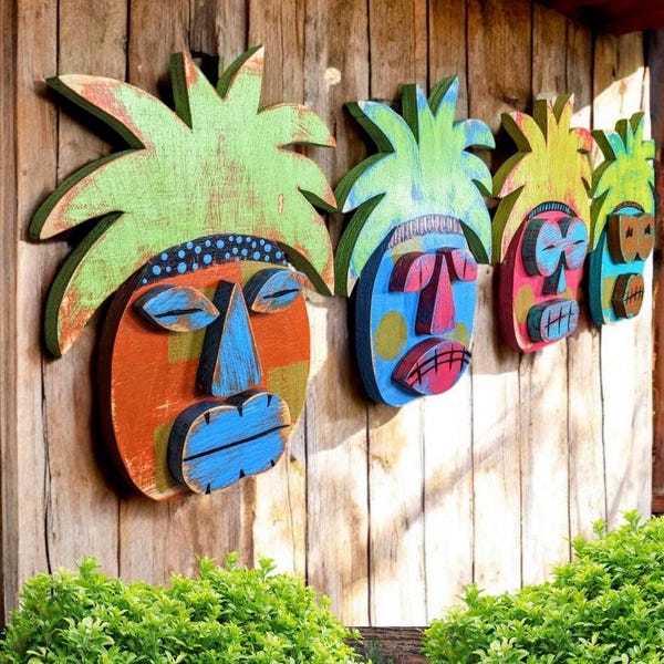 Máscara Tiki de piña para adoradores del sol, caprichosa sala de juegos, letrero de bar, colgante de pared Tiki hawaiano tropical, acento de boda, decoración del hogar para vagabundos de playa
