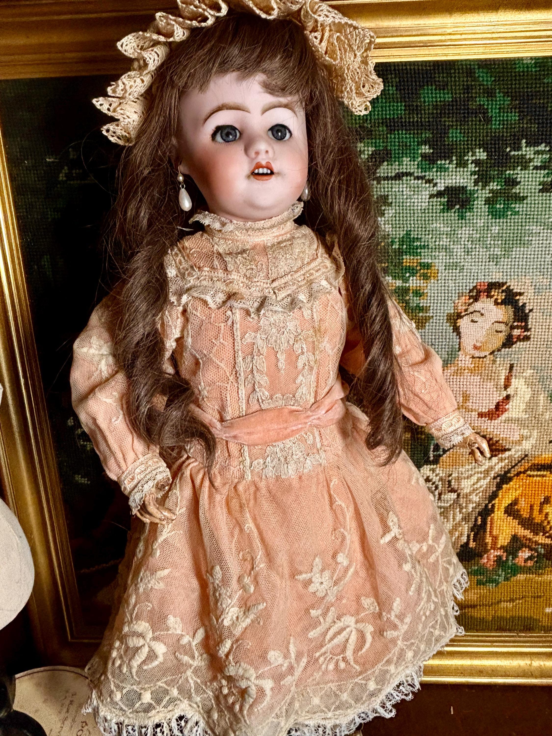 Poupée SFBJ Paris, tête en porcelaine. Yeux fixes en ver... - 85970349-149