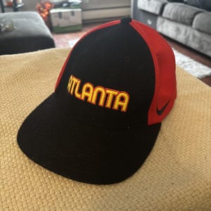 Vintage NIKE Team NBA Rewind Atlanta Hawks Snapback Hat Cap Mens Fitted Size M