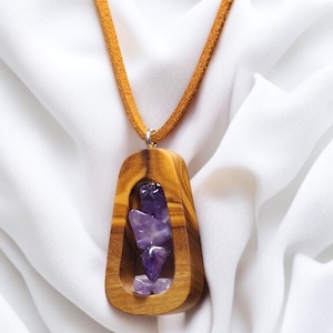 Handmade Wooden Pendant Necklace – Natural Wood Jewelry – Minimalist Rustic Necklace”