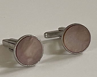 1950s MOP Hickok Cuff Links / Vintage Men's Hickok Pearlescent Mother of Pearl Silver Tone Mid Century Cufflink Set