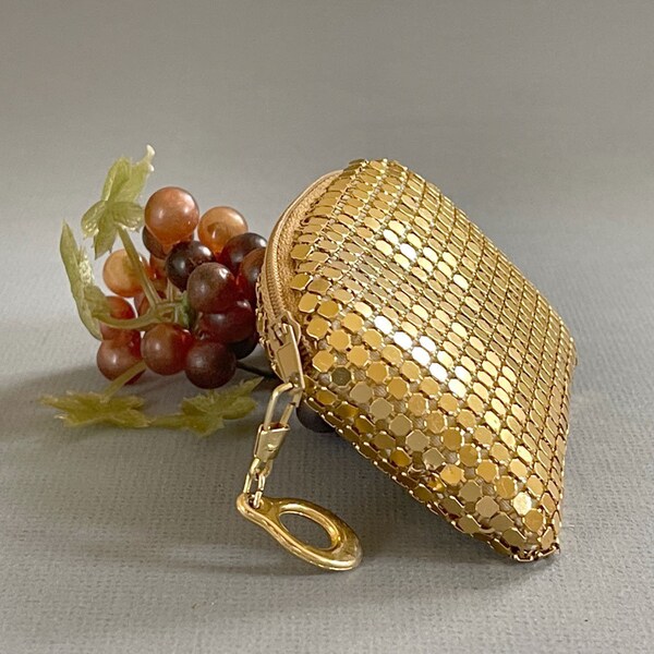 Gold Metal Mesh Zippered Coin Purse with Pull / Gold Tone Mesh Coin Bag / Metal Mesh Change Purse