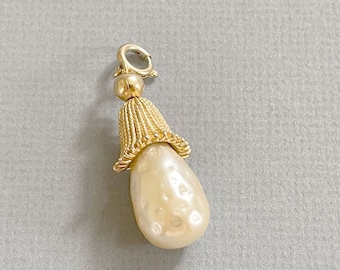 Vintage Sarah Coventry Acorn Mushroom Baroque Pearl Pendant Gold Tone Cap and Clasp