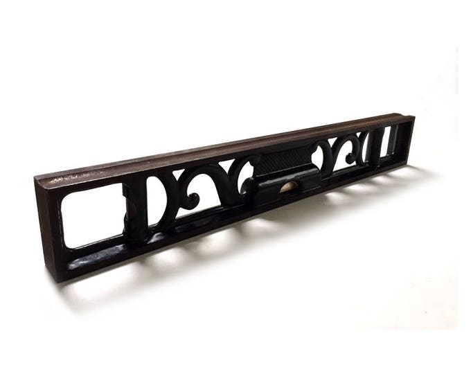 Antique Cast Iron LEVEL Machinist Carpenter Tool the L.S. Starrett Co