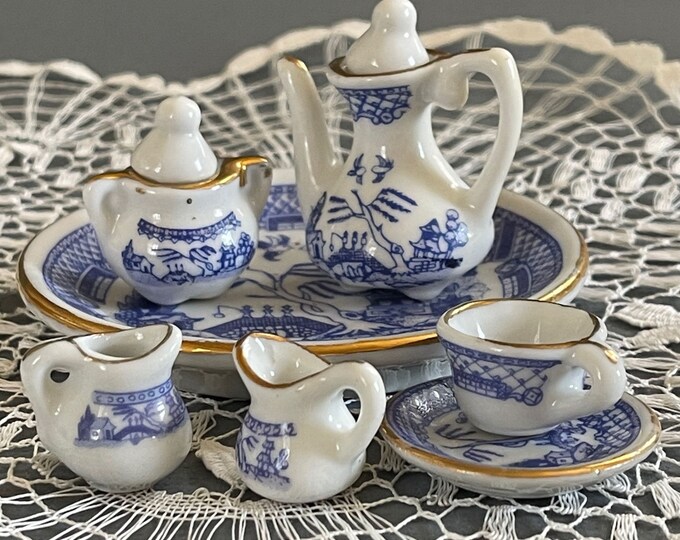 Blue Willow Children's Tea Set and Tray / Porcelain Blue and White Tea