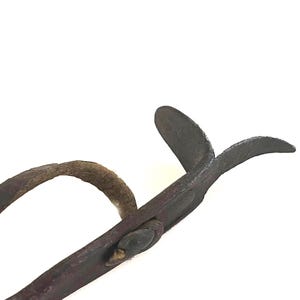Corn Husker Finger Peg / Finger-Loop Corn Husking Peg / OLD Farmhouse Tools / Farmer Hand Tools / Farm Hand Corn Picker Tool