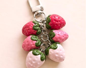 Dije de fresa para bolso de mochila, llavero de arcilla polimérica con forma de fruta, accesorio para monedero, bonito regalo de verano para el Día de la Madre para adolescentes.