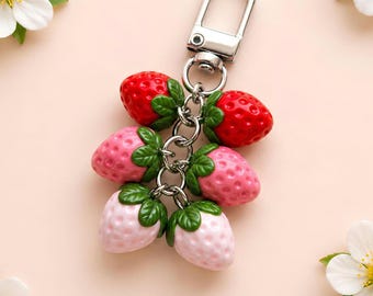 Erdbeere Taschenanhänger für Rucksack Polymer Clay Obst Schlüsselbund Geldbörse Accessoire Sommer Farmcore Ästhetik nette Geschenkidee für Teenager Mädchen