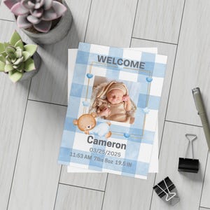 Pacote de cartões postais para anúncio de bebê, cartões de convite para recém-nascido, anúncios de nascimento adoráveis, cartões postais personalizados, bebê menino com estampa xadrez azul