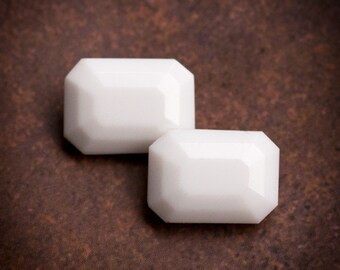 VINTAGE 18x13mm Octagon Opaque White Glass Stones Jewels