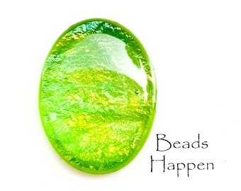 Ovale cabochon van 40 x 30 mm met heldere peridotgroene opaalbehandeling, 40 x 30 ovale harscabochons, gladde bovenkant, platte achterkant, aantal 1