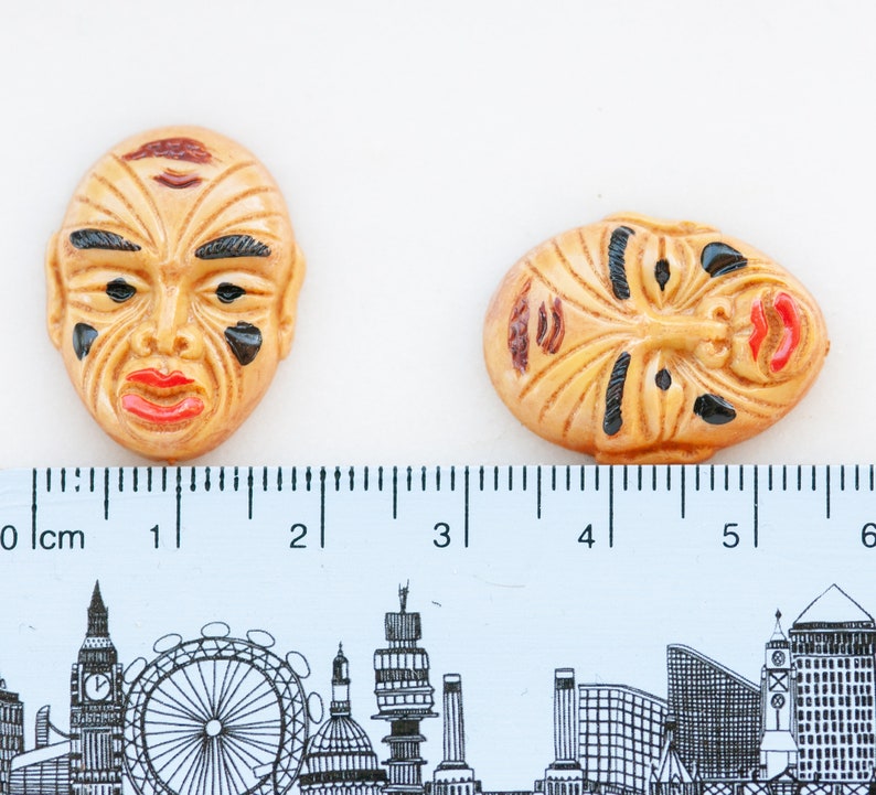 Oriental Q1-3-5-back Resin Qty 1 Mask Tribal Chinese Painted Samurai Warrior Yellow Very Unusual Vintage 24x18mm Face Cabochon