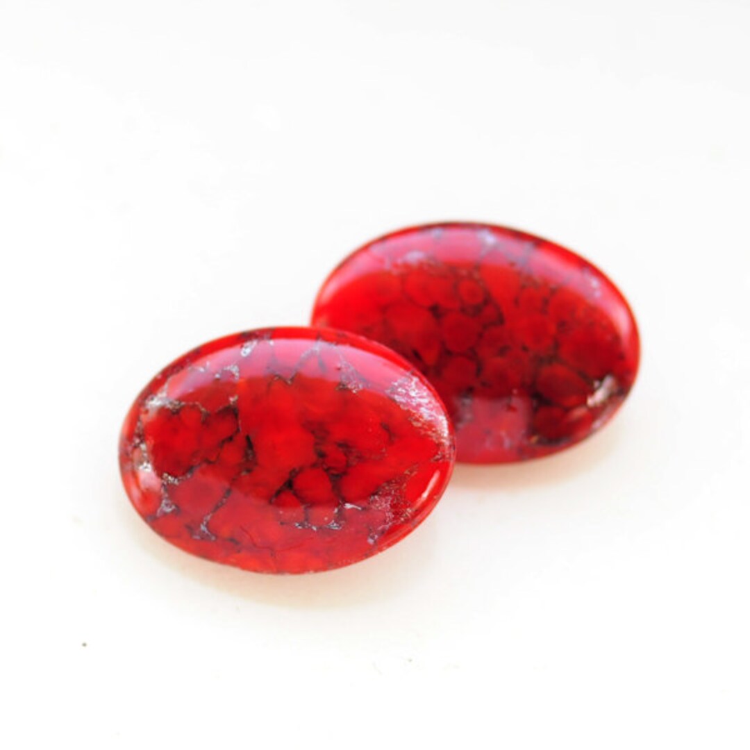 Sensational VINTAGE 18x13mm Oval Red Glass Stone Stones With Granite